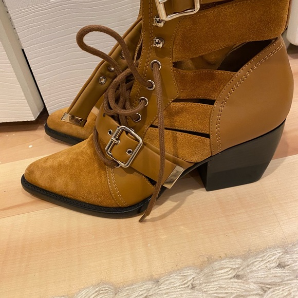 Chloe Rylee Boots in Tan - Picture 4 of 6